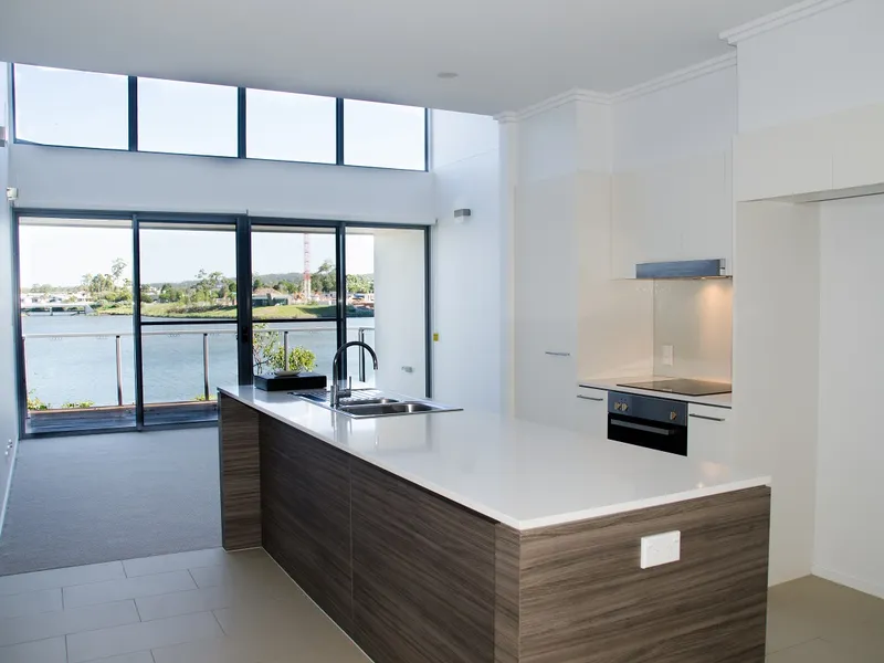 Townhouse in the water with lake views