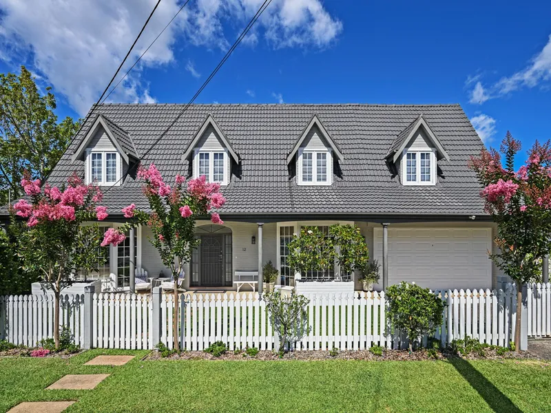Sophisticated entertainer with stunning bush views