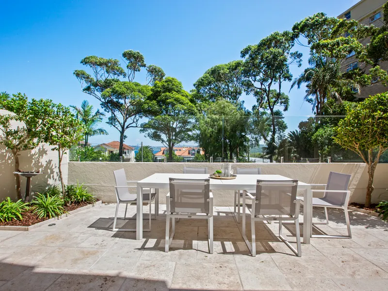 STYLISH LIVING IN PRIME LOCATION BEACH SIDE LOCATION