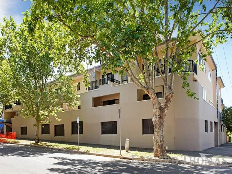 MODERN TWO BEDROOM APARTMENT