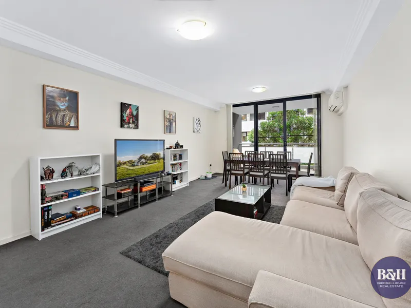 Spacious Morden North Facing 2B+Study Apartment | Close to Shopping & Schools | Premium Location | Total 138 Square Meters