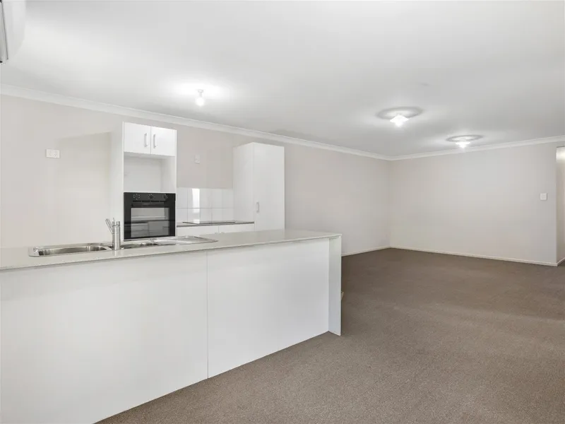 Single storey 2 bedroom unit with large yard