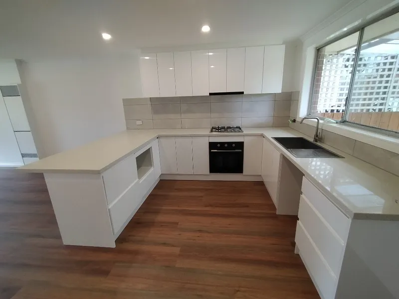 GORGEOUS RENOVATED 2 BEDROOM UNIT