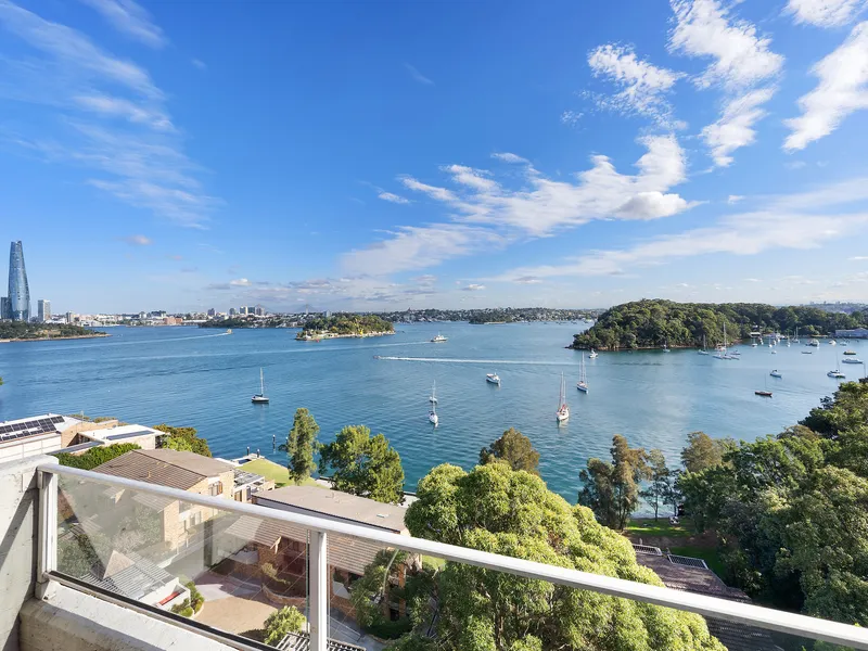 Top-Floor Residence with Breathtaking Views