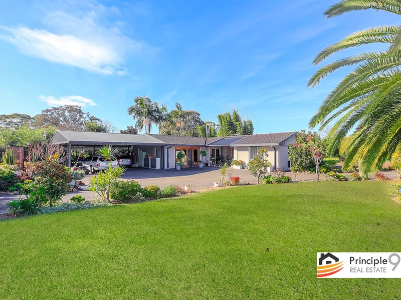 Gorgeous 5 acre property with direct Blue Mountains views