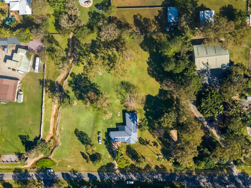 Fantastic lifestyle and development opportunity set on 1.01ha