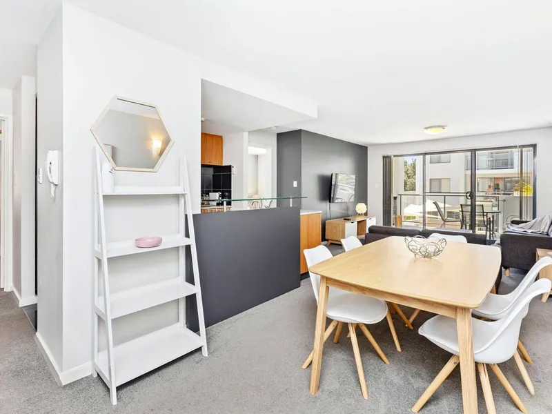 Fully Furnished 3x2 Abode!
