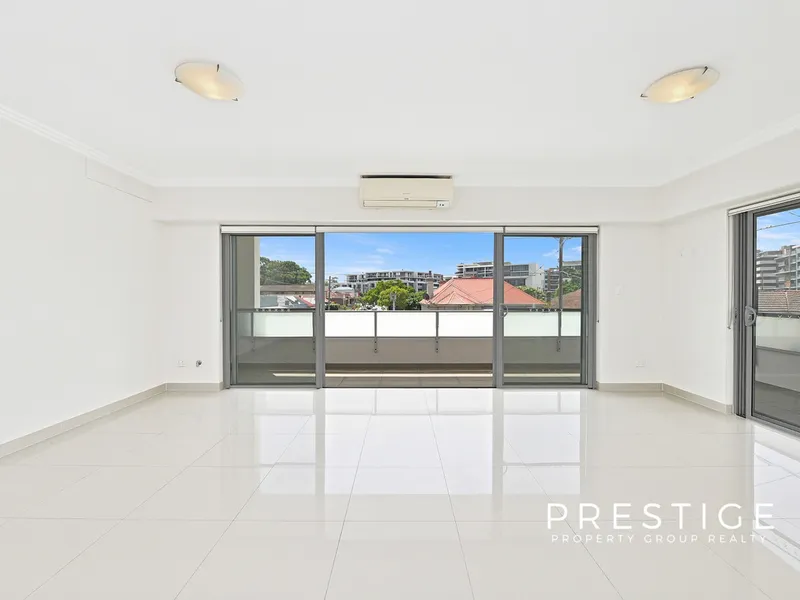 CONVENIENT OVERSIZED APARTMENT