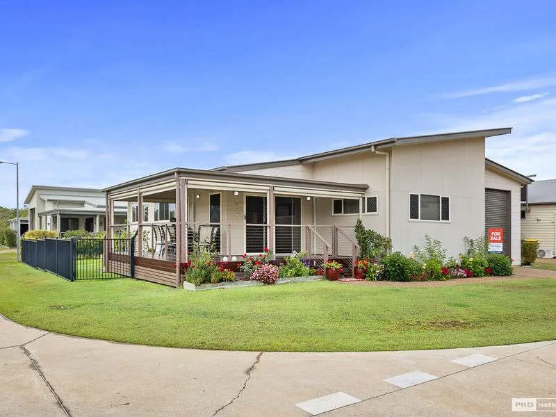 Peaceful living with lake views