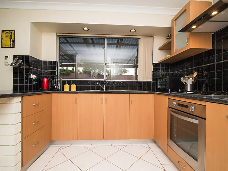 Lovely Pet friendly home. Don't Miss out !!