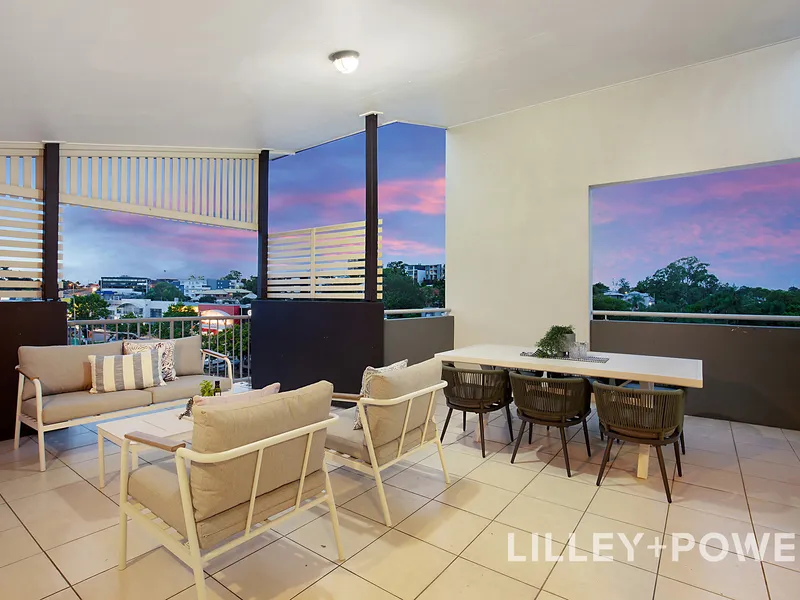 PENTHOUSE POSITION, LUXURIOUSLY LARGE ALFRESCO DINING, CONTEMPORARY FINISHES THROUGHOUT
