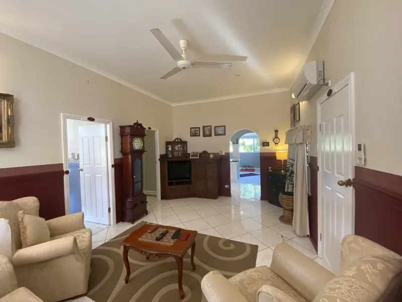 Beautiful House Near The Beach!