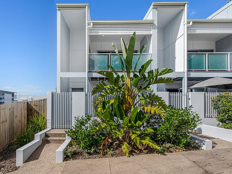 Spacious and modern townhouse