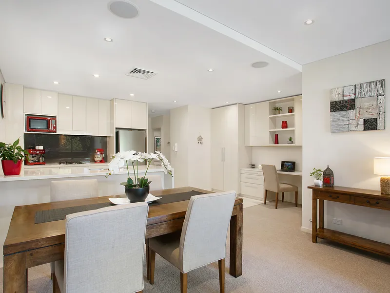 Contemporary North facing apartment steps to the heart of Willoughby Village