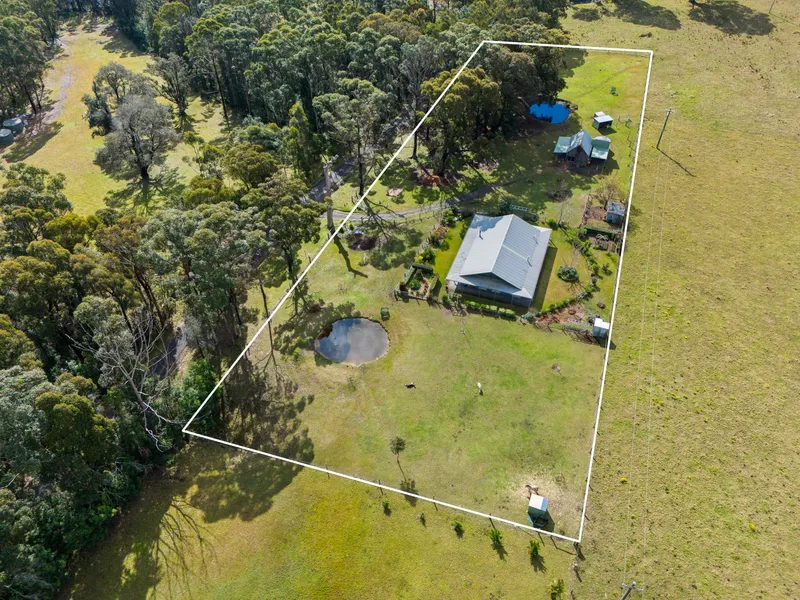 Quiet Country Lane Acreage