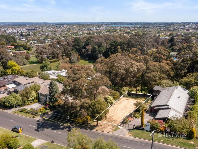 Elevated block with exceptional city views