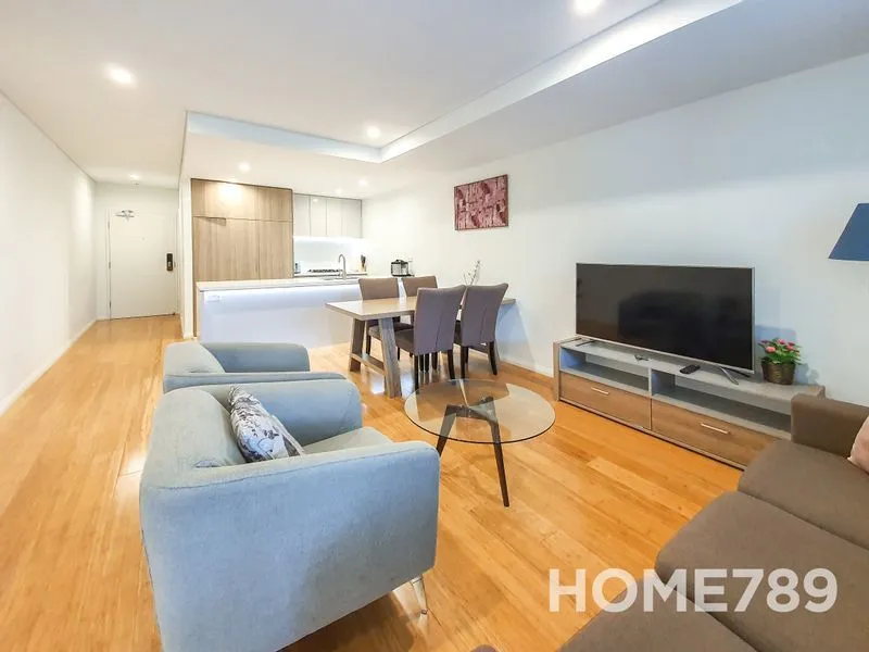 LUXURIOUS MODERN APARTMENT AVAILABLE NOW