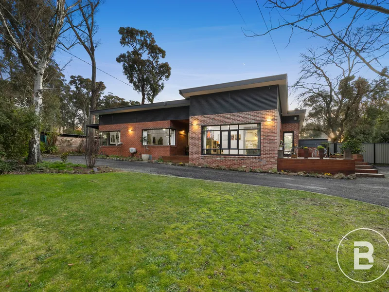 FULLY RENOVATED TRANQUIL OASIS IN MOUNT HELEN.