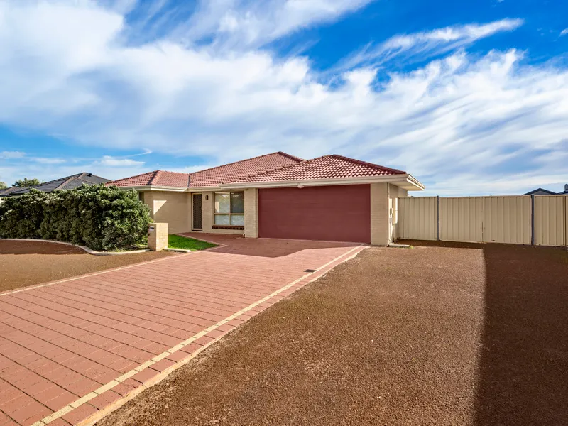 Large Family Home, Side Access Available