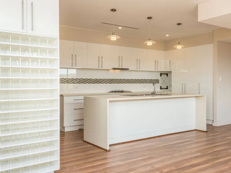 INCREDIBLE LOCATION - STUNNING 4X2 HOME