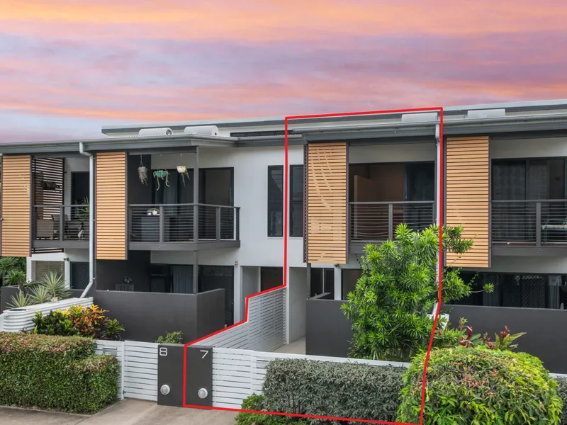 Stylish Townhouse in City Fringe