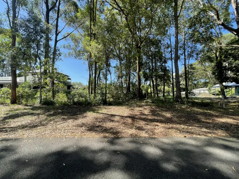 Large block walk to town & ferry