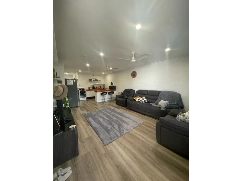 2 bedroom air conditioned duplex