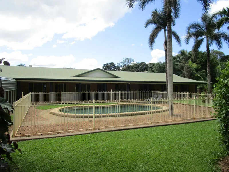 Executive dual occupancy 4 BRM / 3 Bathroom on fenced acreage