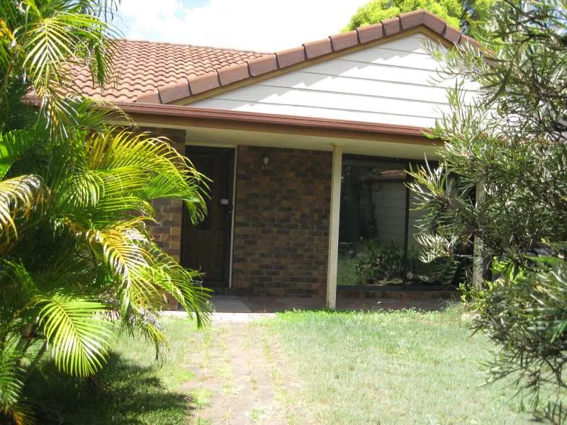 NEAT & TIDY LOWSET HOME IN QUIET AREA