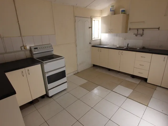 1 BEDROOM HALF HOUSE, AVAILABLE NOW