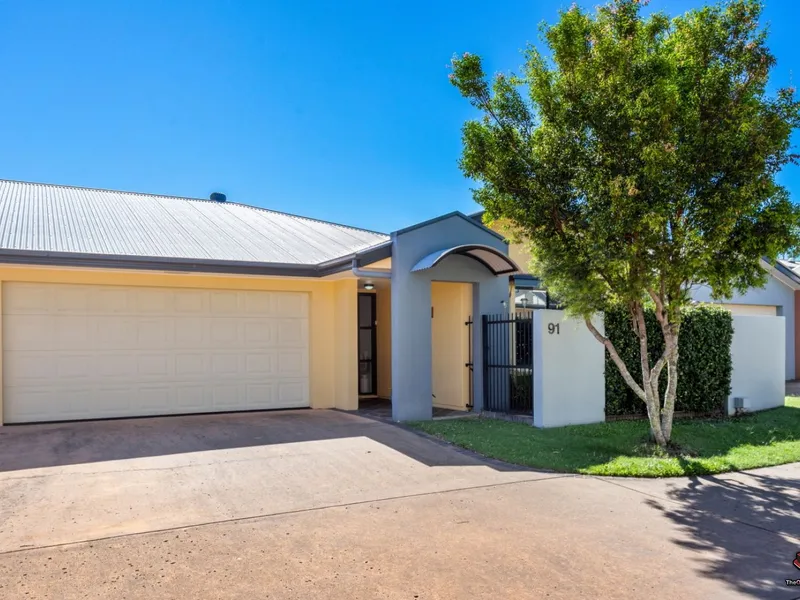 Low set, spacious, 3 bedroom Villa