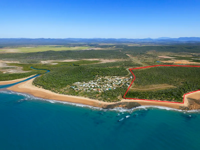 BEACHFRONT LAND - DEVELOPMENT POTENTIAL