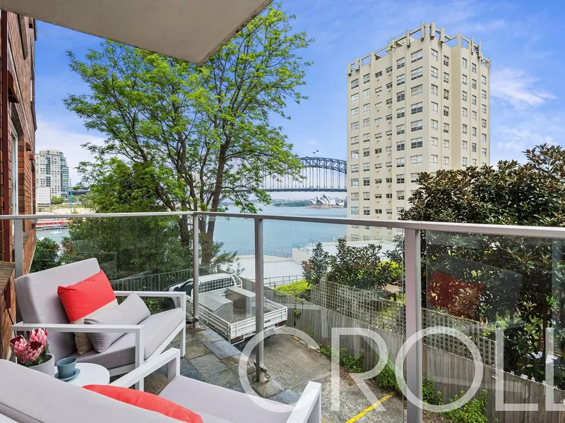 Stylish Apartment With Spectacular Outlook