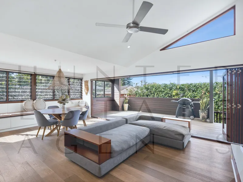 Superb Architectural Entertainer In the Heart of Elanora Heights!