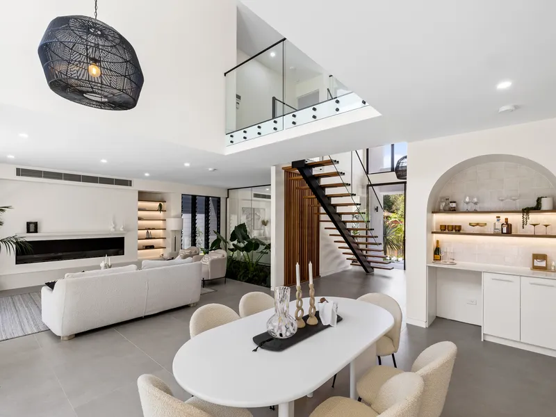 Exquisite Coastal Luxury: Award-Winning Designer Masterpiece in Byron Bay