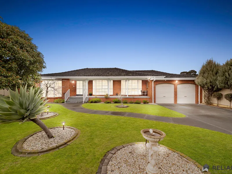 Perfect Family home with Class and Elegance!