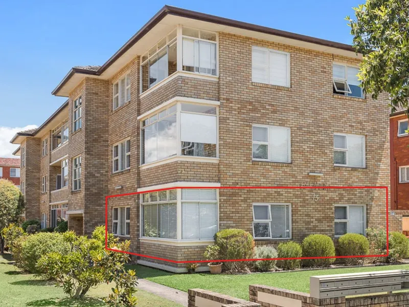 VILLA-STYLE LIVING - FRONT GROUND FLOOR APARTMENT