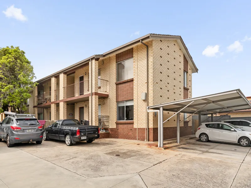 2 Bedroom Unit in Great Location
