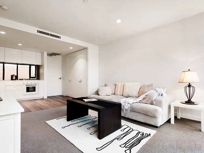 APARTMENT RIGHT BY THE YARRA RIVER ON CHAPEL STREET - PRIME LOCATION!