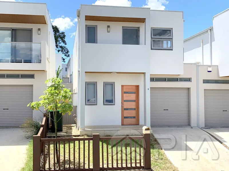 Dynamic Community, Great Location, Ready to move in NOW!!!