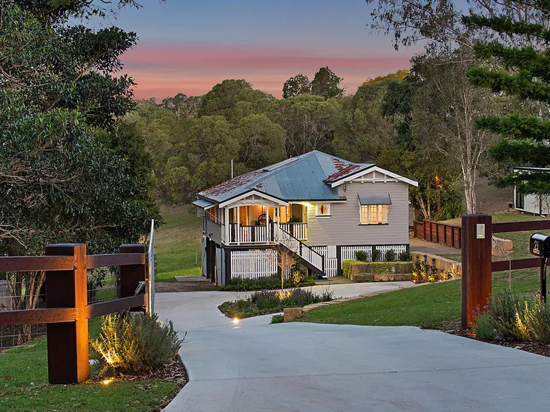 Gorgeous Queenslander On A Leafy Country Lane – 5 Pristine Acres