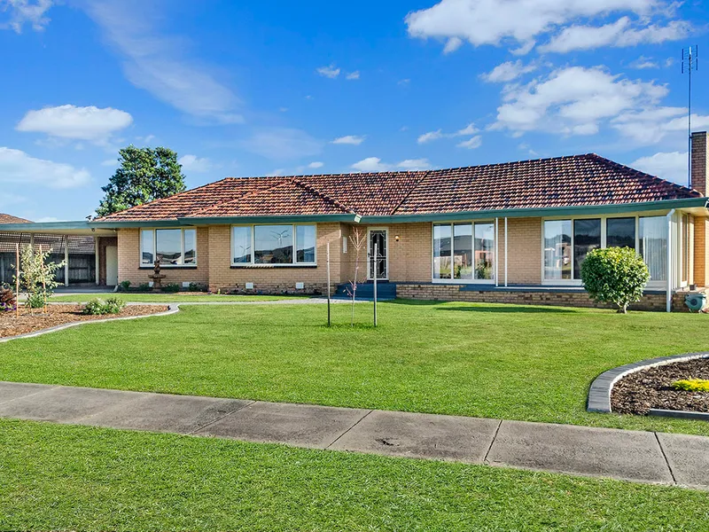 Spacious & Stylish Family Home