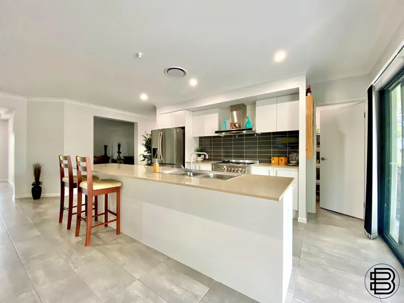 Level Living in Noosa Shire with Home Based Business Potential