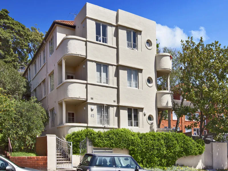 2 Bedroom Apartment in the Heart of Bondi Beach