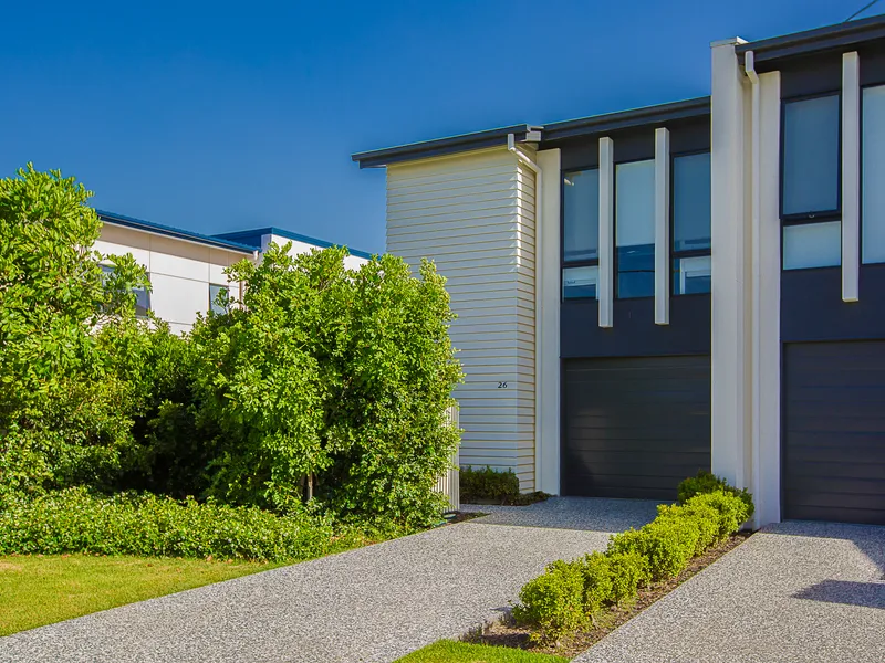 MODERN 3 BEDROOM 2 BATHROOM HOME! IDEALLY LOCATED TO ALL AMENITITES