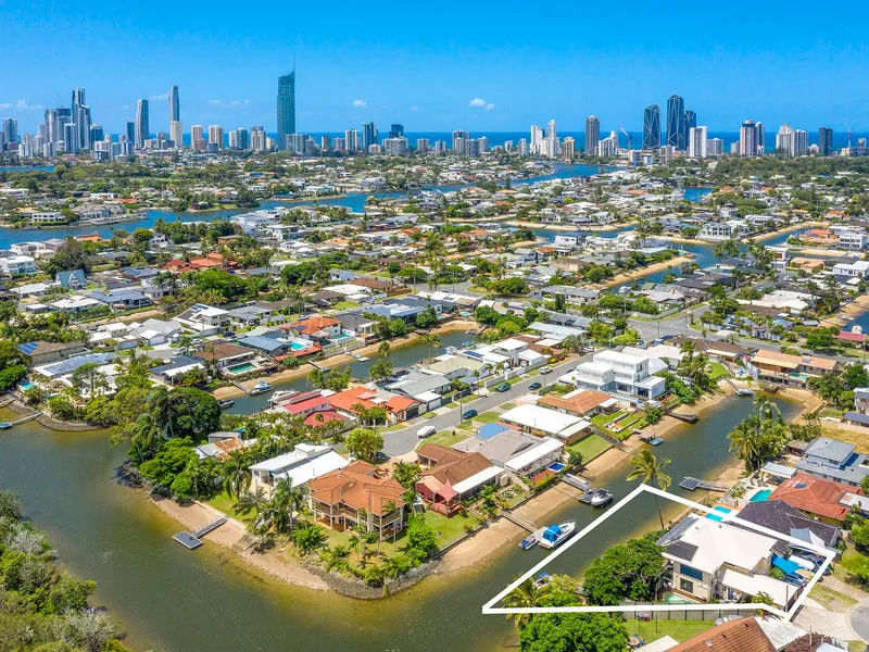 Spectacular North facing 32m Waterfrontage 