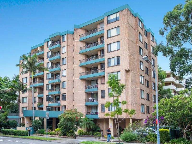 REFURBISHED APARTMENT IN SUPER CENTRAL LOCATION