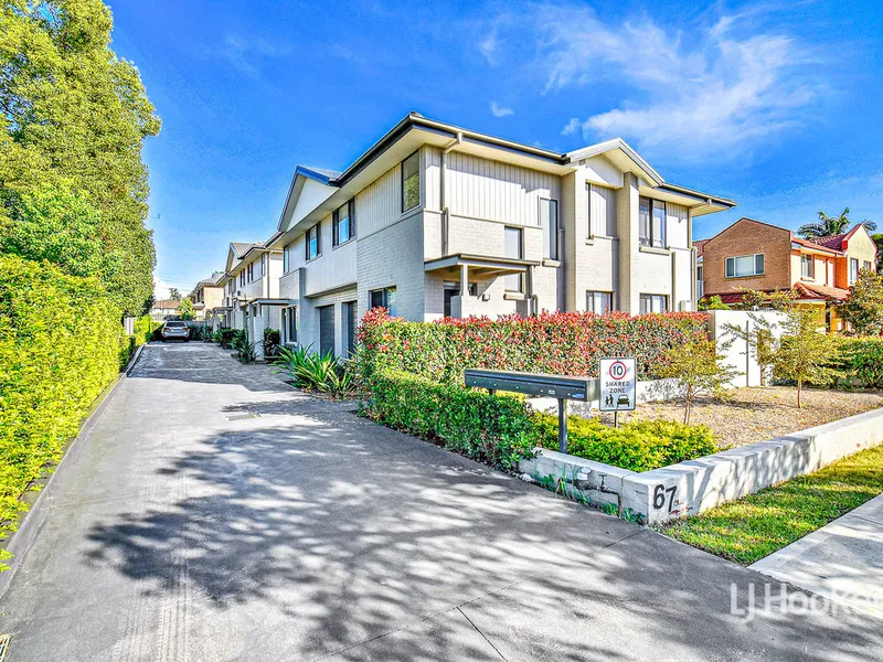 MODERN HOME, PRIME LOCATION!