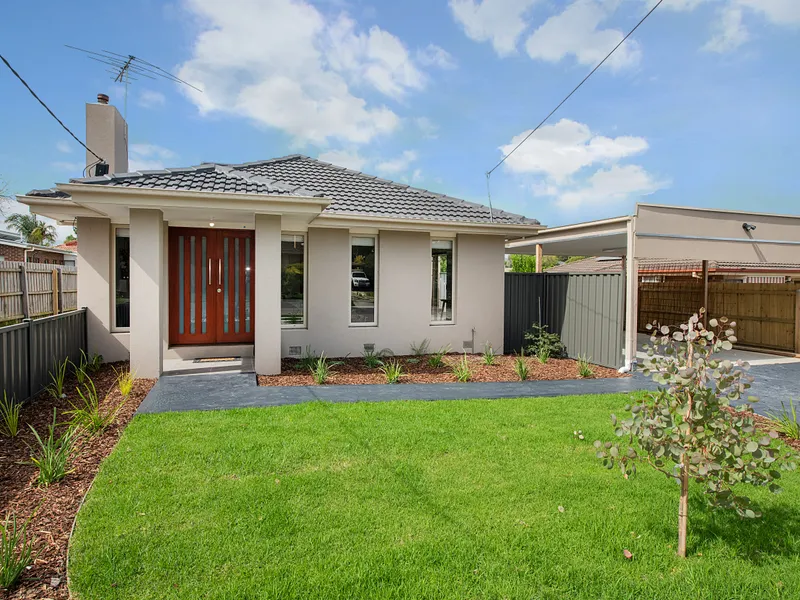 A FULLY RENOVATED UNIT ON A SUB-DIVIDED BLOCK