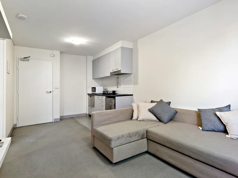 Melbourne Uni, RMIT & CBD - Easy Access